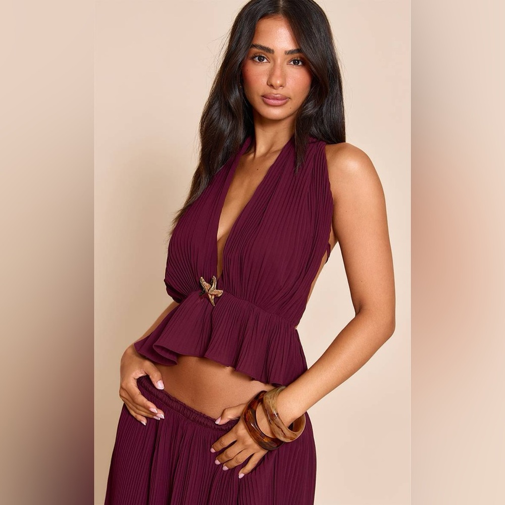 NWT PrettyLittleThing Petite Wine Plisse Trim Detail Halterneck Top